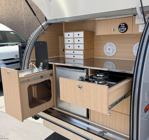 Caravana Ligera Tipo Lágrima con Cocina Exterior Trasera |   Remolque de Viaje Compacto, RV Fácil de Remolcar para Aventuras Familiares de Campamento - Product Image 5