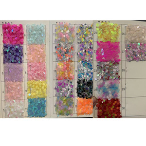 Pince à cheveux pour animaux de compagnie en lin avec nœud en sequins irisés faits à la main – Décoration mignonne style princesse pour séances photo de Noël pour chiens/chats - Product Image 3