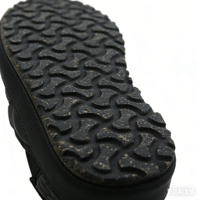 Bottes d'hiver matelassées noires en gros, antidérapantes, légères et confortables, avec semelle isolante, personnalisables OEM/ODM (logo et style)