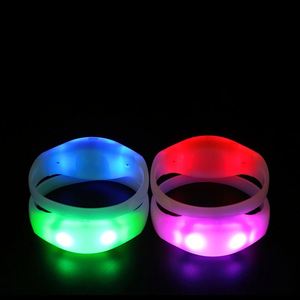 Nueva Pulsera Luminosa de 4 Luces con Control Remoto, 15 Colores, Control Central, Pulsera para Animar en Conciertos - Product Image 5