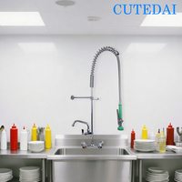 Großhandel Beliebte Design Vor spülung Wasserhahn für gewerbliche Küche Flexible drehbare Messing Küchen spüle Wasserhahn