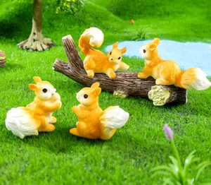 Groothandel Miniatuur Schattige Dieren Zittende Hars Eekhoorn Beeldje Kinderspeelgoed Fabrikant Diverse Tuinbeeld Decoratief Beeldhouwwerk