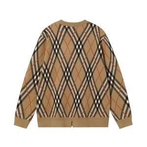 Sweat-shirt en laine tricotée à carreaux rétro, personnalisé avec logo, pour homme, style décontracté d'hiver, inspiré de Burberry - Product Image 2