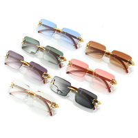 Lunettes de soleil carrées sans monture haut de gamme, avec branches en alliage doré et texture bois rétro, verres dégradés multicolores