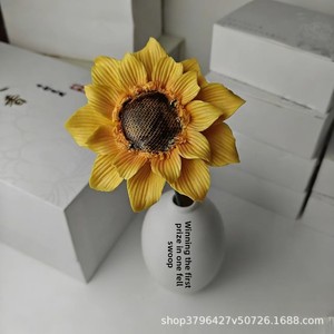 Ramo <span class=keywords><strong>de</strong></span> Flores <span class=keywords><strong>de</strong></span> Cerámica Hecho a Mano Sunny Smile - Regalo Perfecto para Exámenes <span class=keywords><strong>de</strong></span> Admisión a la Escuela Secundaria/Universidad, Regalo <span class=keywords><strong>de</strong></span> Mayoría <span class=keywords><strong>de</strong></span> Edad - Product Image 3