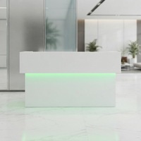Bureau d'accueil simple en Corian blanc de 2 m, durable, avec éclairage LED RGB pour petits bureaux, hôtels et hôpitaux