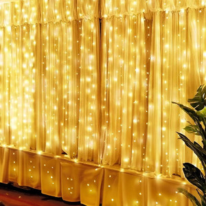 Cadena de luces plana tipo cortina, bajo voltaje, color blanco cálido, ideal para decorar eventos y crear ambientes acogedores. - Product Image 2