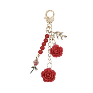 Porte-clés haut de gamme en alliage de résine Rose Camélia, pendentif pour clé de voiture, breloque pour clé USB, ornement de sac, décoration intérieure automobile, cadeau quotidien - Product Image 1