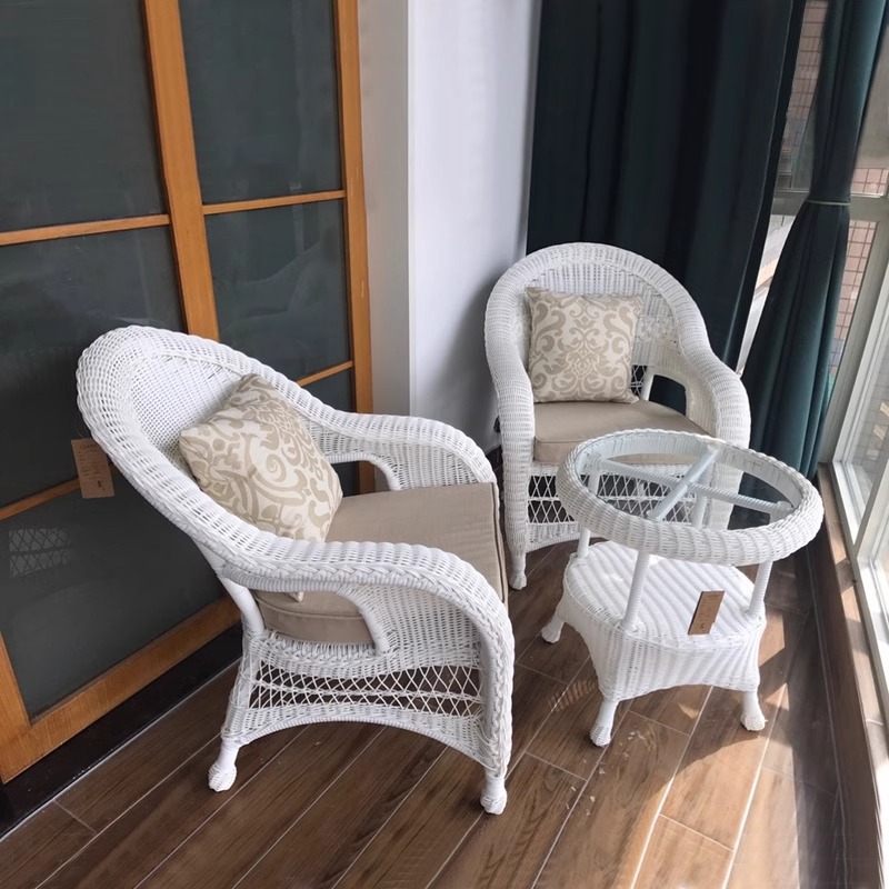 Chaise en rotin * 2 Table à thé ronde