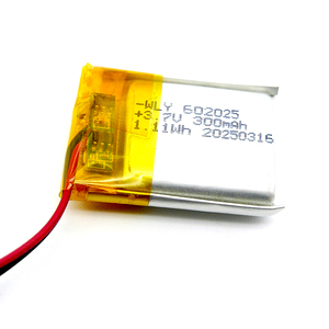 Nhà máy giá rẻ Giá có thể sạc lại pin 3.7V 602025 pin <span class=keywords><strong>lithium</strong></span> <span class=keywords><strong>ion</strong></span> 300mAh pin lipo Pouch cho các thiết bị nhỏ - Product Image 4