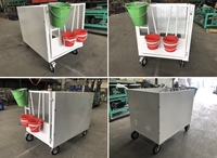 Bac à bétail à 2 compartiments, double enclos pour veaux, équipement de manutention du bétail avec plancher à lattes et supports pour seaux pour usage agricole