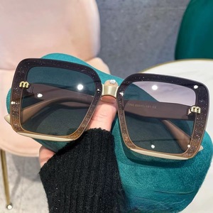 Nuevas Gafas de Sol Redbook con Marco Cuadrado con Incrustaciones de Purpurina, Estilo Moderno, Protección UV, de Alta Gama - Product Image 2