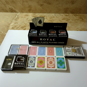 Diseño de papel de Arte de naipes de madera impermeable de PVC con logotipo de lámina de oro personalizado para uso en fiestas - Product Image 1