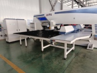 Prensa Punzonadora CNC Automática con Torreta Mecánica para Corte, Rolado y Estampado de Metal para Fabricación de Puertas
