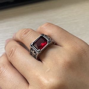 Europäisch-Amerikanischer Edelstahl Kreuzförmiger Ring Retro Trendy Unisex Personalisierter Punk Quadratischer Stein Mehrfarbiger Herrenring - Product Image 3