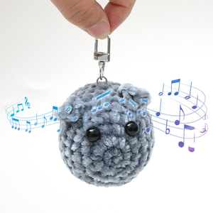 Poupée au crochet créative et mignonne d'un hamster triste avec <span class=keywords><strong>porte</strong></span>-clés musical, produit en laine transfrontalier populaire - Product Image 2