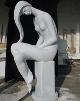 Statue de ballerine en marbre blanc grandeur nature, sculpture de danseuse de ballet sculptée à la main en pierre pour décoration extérieure