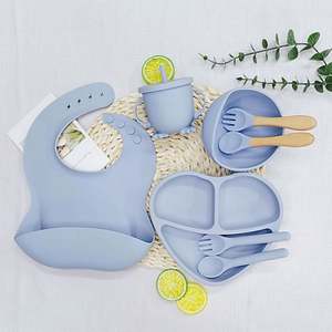 Ensemble d'alimentation pour bébé en silicone sans BPA, comprenant une fourchette, une cuillère et des bavoirs avec ventouse USSE pour les repas des enfants - Product Image 3