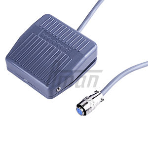 Machine de remplissage de liquides à 4 buses, commande numérique CNC, semi-automatique, pour bouteilles et bocaux, facile à utiliser, 220V, garantie 1 an - Product Image 3