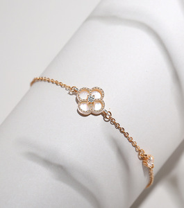 925เงินสเตอร์ลิงชุบแชมเปญสี่ใบโคลเวอร์สร้อยข้อมือลูกบาศก์เซอร์โคเนียเปลือกหอยอาเกตสี่ใบเสน่ห์กำไลโซ่ - Product Image 1