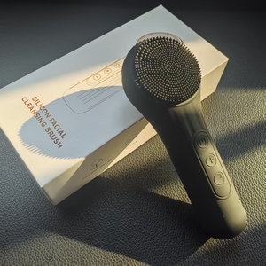 <span class=keywords><strong>Brosse</strong></span> <span class=keywords><strong>nettoyante</strong></span> faciale rechargeable en silicone avec 5 réglages de vibration pour les soins quotidiens du <span class=keywords><strong>visage</strong></span> et la préparation des soins de la peau - Product Image 6