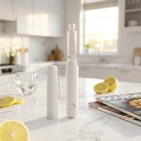 Flacon en verre transparent pour soins de la peau avec bouchon métallique