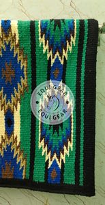 Couverture de selle Western vert foncé en laine avec doublure polaire et extérieur en vison pour l'équitation classique - Product Image 2