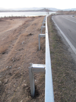 Barrière de sécurité routière à trois poutres RAL-RG 620 en acier galvanisé à chaud avec haute capacité de retenue pour autoroute