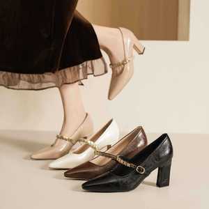 Zapatos de Mujer Mary Jane con Punta en Pico, Tacón Cuadrado, Correa en T con Hebilla, Tendencia de Moda Otoñal, Color Sólido, Forro de Cuero - Product Image 1