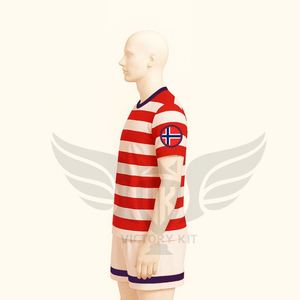 ชุดเสื้อฟุตบอลวินเทจสไตล์นอร์เวย์สำหรับผู้ชาย ชุดเสื้อยืดและกางเกงขาสั้นคุณภาพสูงแบบกำหนดเอง ชุดฝึกซ้อมระดับมืออาชีพ - Product Image 3