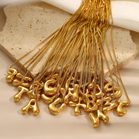 Collier Chaîne Maille Forçat Plaquée Or 18 Carats en Acier Inoxydable 2025, Vente Chaude, Hypoallergénique, avec Pendentif Alphabet 26 Lettres, Bijou Tendance pour Femme
