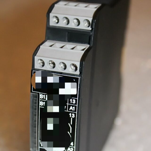 Veiligheidsdeurmonitor Type Aes1145 24vdc -1170039 Nieuw Origineel Direct leverbaar Industriële automatisering Pac Dedicated Plc <span class=keywords><strong>Prog</strong></span> - Product Image 1