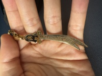 Pendentif de collier musulman en acier inoxydable gravé au laser en forme d'épée Zulfiqar de l'Imam Ali, Yiwu Aceon