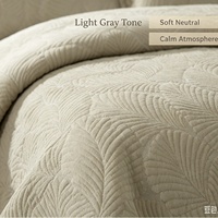 Parure de lit trois pièces classique en tissu de soie matelassé brodé tridimensionnel, couleur unie, drap-housse chaud double face