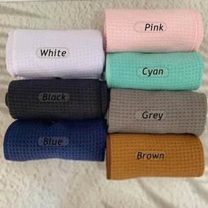 Serviette de sport personnalisée en microfibre à motif gaufré pour golfeur, promotionnelle pour le golf et les activités sportives - Product Image 2