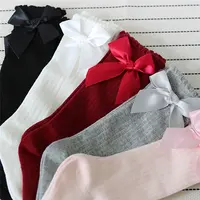 Ruffle meias de algodão orgânico bebê menina, 5 cores sólidas na altura do joelho com laço meias
