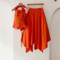 Ensemble décontracté deux pièces pour femme SS2481 – Haut asymétrique à col halter et dos nu froncé + Jupe asymétrique