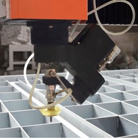 Machine de découpe à jet d'eau AC 5 axes avec tête de découpe 60KSI-DDP30F à 45 degrés et excellente performance