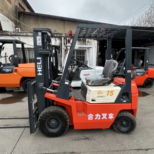 מלגזה דיזל Heli K15 1.5 טון, 3 מטרים, מנוע קואנצ'אי, שעות עבודה נמוכות, קטגוריית מוצר: מלגזות בעלות מנוע בעירה פנימית - Product Image 1