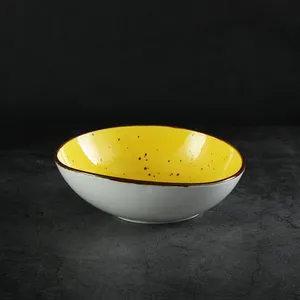 Piatti in ceramica da cucina dipinti a mano smalto rustico di colore giallo Set di stoviglie con macchioline per Set di stoviglie in porcellana del ristorante