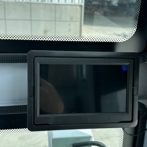 环保型市政清洁设备电动扫地机清洁宽度2.5米，带喷雾枪和高压喷雾功能 - Product Image 3