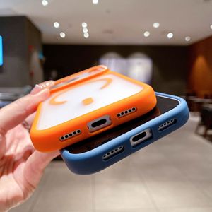 Coque de téléphone portable mate givrée pour <span class=keywords><strong>iPhone</strong></span> 18 Pro 17 16 15 14 13 Pro Max, coque transparente magnétique en TPU PC pour l'arrière du téléphone - Product Image 4