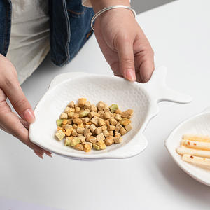 Gato cerâmico pequeno peixe-dado forma criativo bonito Tigela Anti-inclinação Food Bowl gato Comer e beber Tigela - Product Image 5