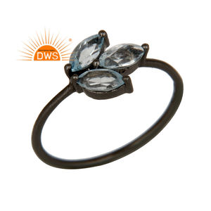 แหวนเงินแท้ 925 ดีไซน์ใบไม้โบราณ ชุบดำ ประดับพลอยบลูโทแพซธรรมชาติ แบบฝังหนามเตย ขายส่งเครื่องประดับ - Product Image 1