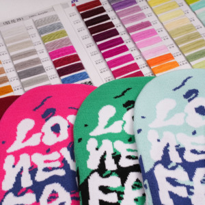 Fabrication de bonnets en tricot jacquard, bonnet d'hiver personnalisé avec logo, bonnet Y2k unisexe pour hommes et femmes, bonnet en coton - Product Image 2