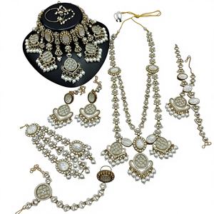 Conjunto de Joyería Étnica Chandrakanta, Chapado en Oro y Rodio, con Pedrería Kundan, Collar Largo, para Bodas, Compromisos y Fiestas - Product Image 1