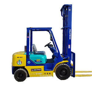 Montacargas Usado Komatsu FD30 de 3 Toneladas con Contrapeso, Altura de Elevación de 3m, Desplazador Lateral Hidráulico, Motor Diésel y Neumáticos Sólidos - Product Image 1