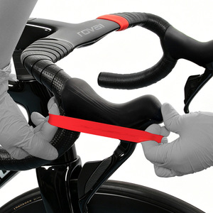 ปลอกซิลิโคนรัดแฮนด์จักรยาน RISK สีแดงดำ สำหรับจักรยานเสือหมอบ ปิดปลายแฮนด์ - Product Image 2