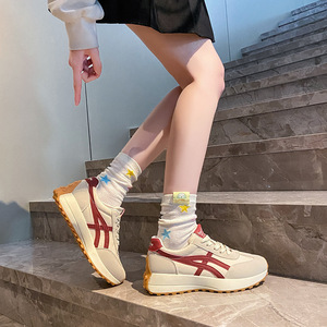 รองเท้าผ้าใบผู้หญิง LYKU สไตล์ลำลองแบบผูกเชือก แฟชั่นทันสมัย ระบายอากาศได้ดี กันลื่น เสริมส้น เพิ่มความสูง เหมาะสำหรับฤดูร้อนและฤดูใบไม้ผลิ - Product Image 2