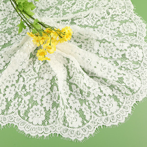 شريط دانتيل فرنسي كبير الحجم مطرز يدويًا بخيوط للزينة في حجاب العروس وفساتين الزفاف - Product Image 6